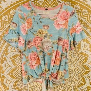 💵 3/$10 💵 Cupio soft floral blouse